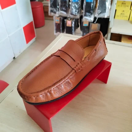 Shuttle Loafer mustard